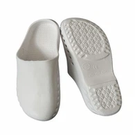 Flekkbestandige medisinske sko til operasjonsstuen